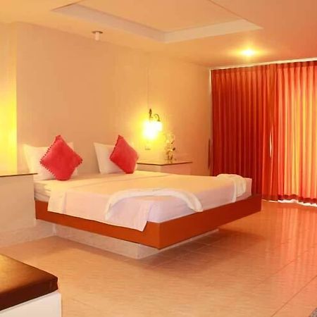 Hotel Sp House Phuket à Kata Beach Extérieur photo