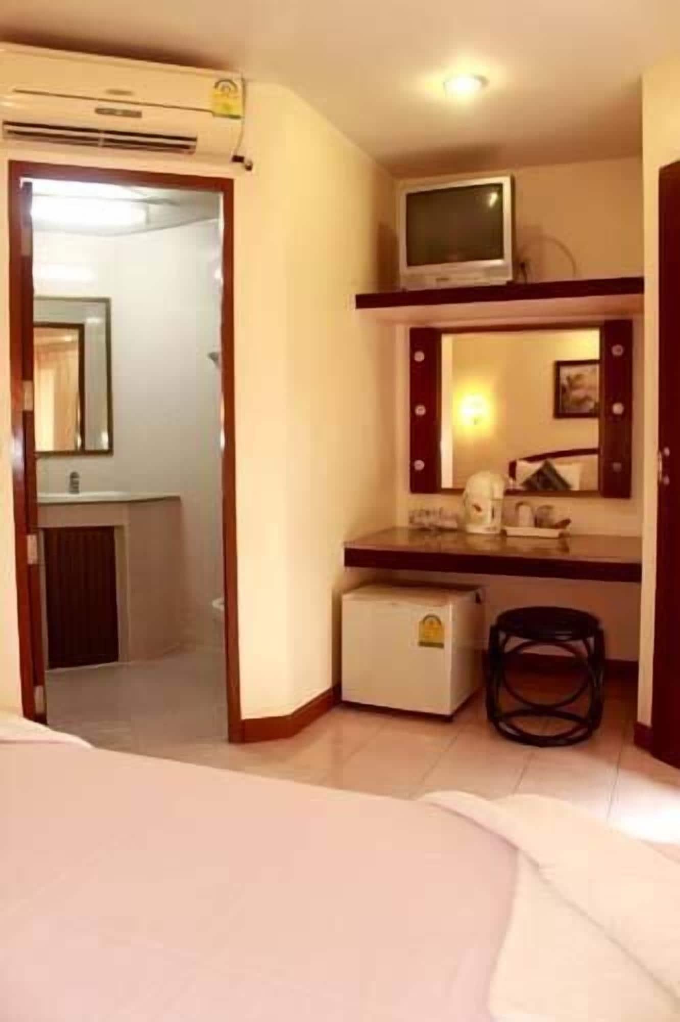 Hotel Sp House Phuket à Kata Beach Extérieur photo